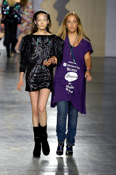 desfiles-fabiabercsek-saopauloinverno2007rtw-130