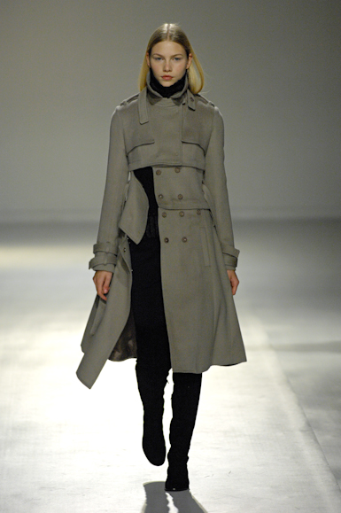 desfiles-gloriacoelho-saopauloinverno2007rtw-104
