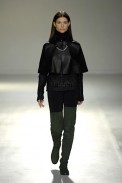 desfiles-gloriacoelho-saopauloinverno2007rtw-105