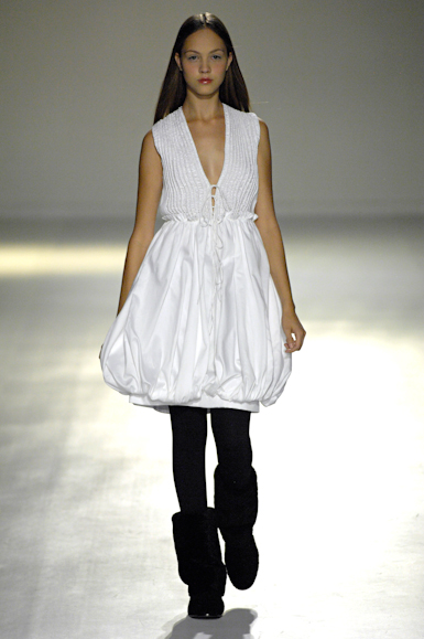 desfiles-gloriacoelho-saopauloinverno2007rtw-109