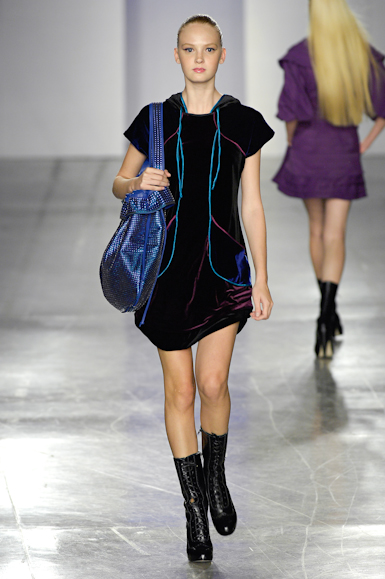 desfiles-giselenasser-saopauloinverno2007rtw-116