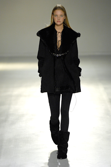 desfiles-gloriacoelho-saopauloinverno2007rtw-121