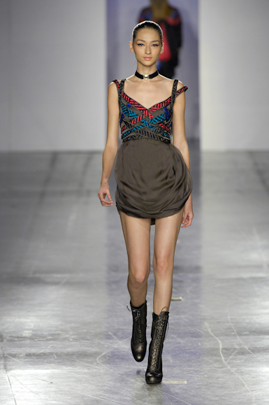 desfiles-giselenasser-saopauloinverno2007rtw-124