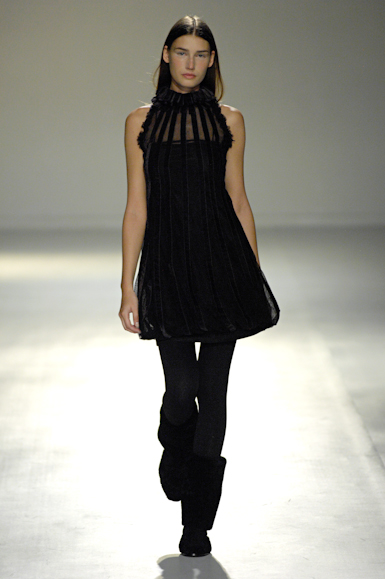 desfiles-gloriacoelho-saopauloinverno2007rtw-125