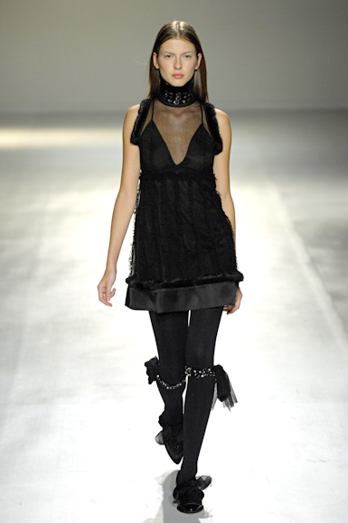 desfiles-gloriacoelho-saopauloinverno2007rtw-140