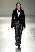 desfiles-gloriacoelho-saopauloinverno2007rtw-144