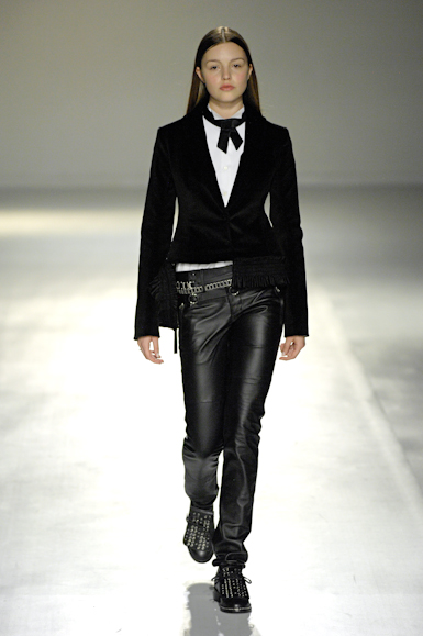 desfiles-gloriacoelho-saopauloinverno2007rtw-144