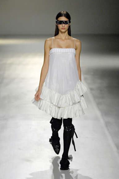 desfiles-gloriacoelho-saopauloinverno2007rtw-148