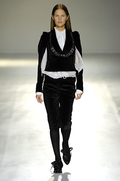 desfiles-gloriacoelho-saopauloinverno2007rtw-149