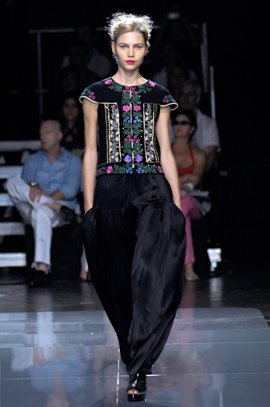 desfiles-iodice-saopauloinverno2007rtw-107