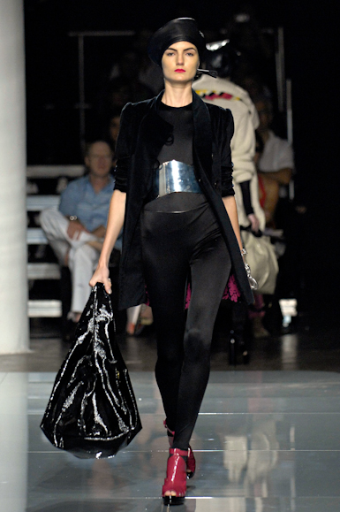 desfiles-iodice-saopauloinverno2007rtw-108