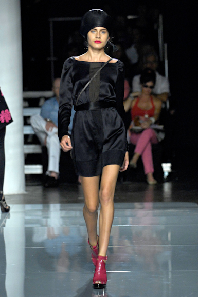 desfiles-iodice-saopauloinverno2007rtw-112