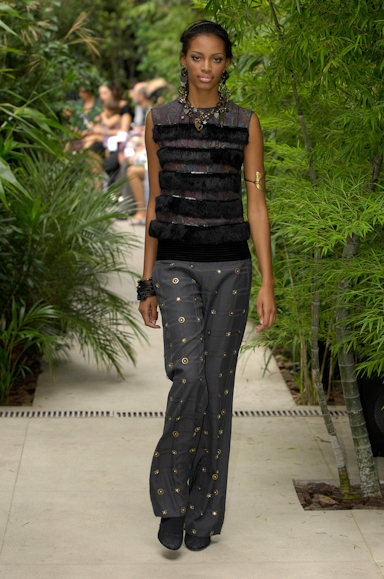 desfiles-isabelacapeto-saopauloinverno2007rtw-103