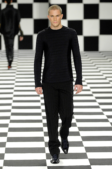 desfiles-linovillaventura-saopauloinverno2007rtw-105