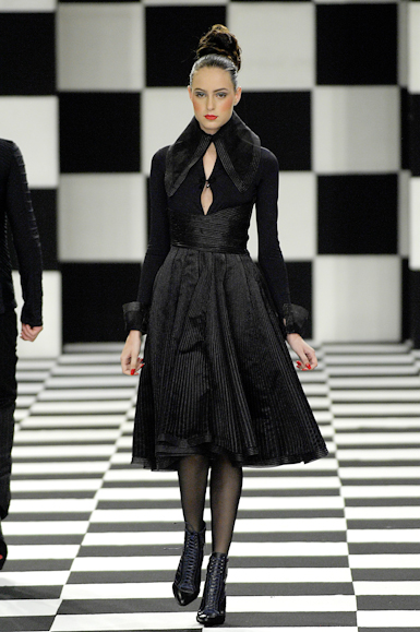 desfiles-linovillaventura-saopauloinverno2007rtw-106