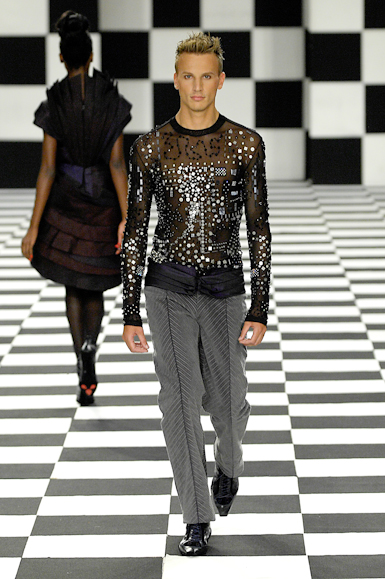 desfiles-linovillaventura-saopauloinverno2007rtw-119