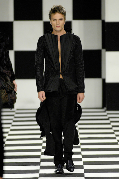 desfiles-linovillaventura-saopauloinverno2007rtw-125