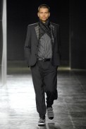 desfiles-lorenzomerlino-saopauloinverno2007rtw-102