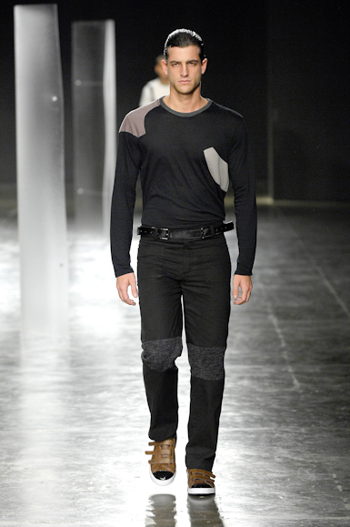 desfiles-lorenzomerlino-saopauloinverno2007rtw-106