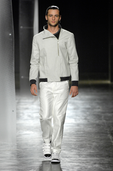 desfiles-lorenzomerlino-saopauloinverno2007rtw-111
