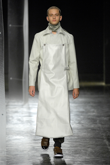 desfiles-lorenzomerlino-saopauloinverno2007rtw-112