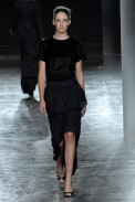 desfiles-lorenzomerlino-saopauloinverno2007rtw-118
