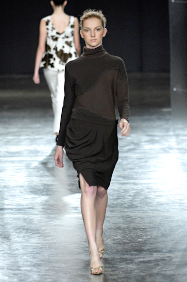 desfiles-lorenzomerlino-saopauloinverno2007rtw-134