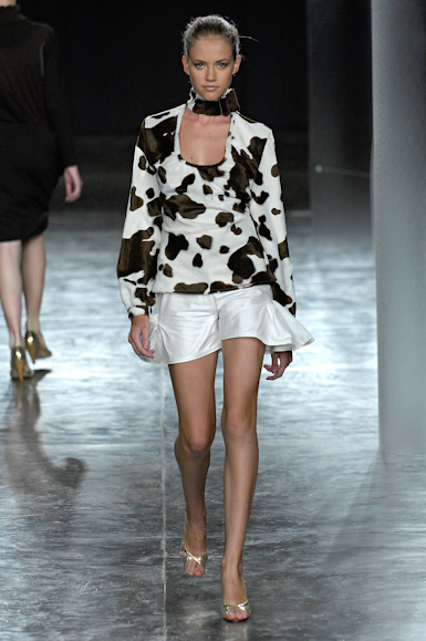 desfiles-lorenzomerlino-saopauloinverno2007rtw-135