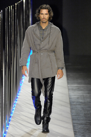 desfiles-marioqueiroz-saopauloinverno2007rtw-110