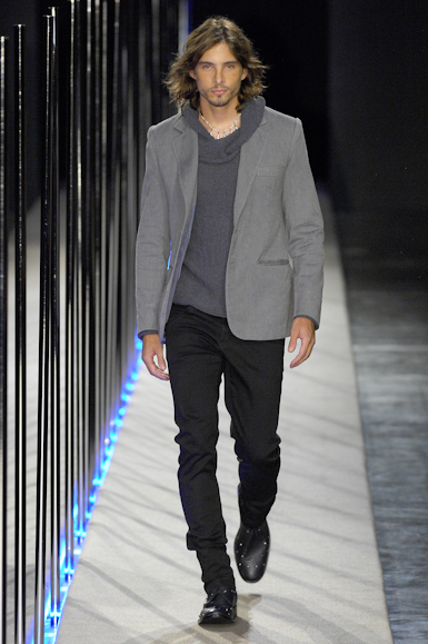desfiles-marioqueiroz-saopauloinverno2007rtw-111