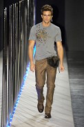 desfiles-marioqueiroz-saopauloinverno2007rtw-116