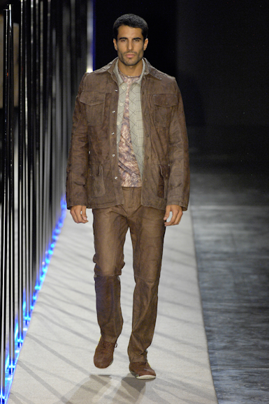 desfiles-marioqueiroz-saopauloinverno2007rtw-118