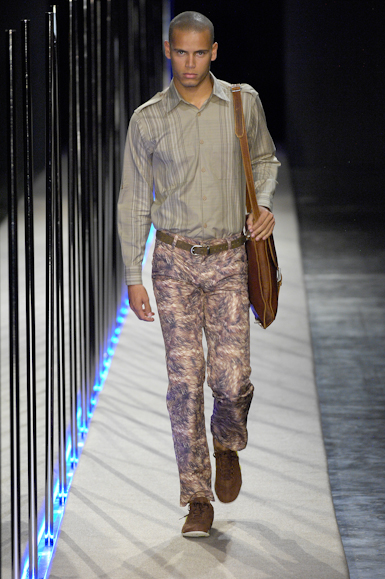 desfiles-marioqueiroz-saopauloinverno2007rtw-121