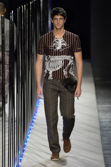 desfiles-marioqueiroz-saopauloinverno2007rtw-122