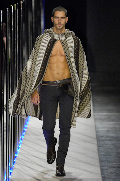 desfiles-marioqueiroz-saopauloinverno2007rtw-123