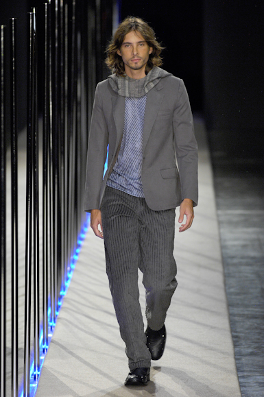 desfiles-marioqueiroz-saopauloinverno2007rtw-128