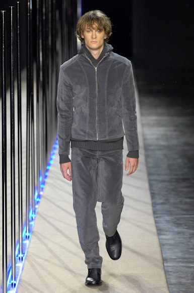 desfiles-marioqueiroz-saopauloinverno2007rtw-134
