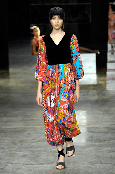 desfiles-neon-saopauloinverno2007rtw-116