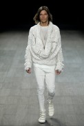 desfiles-osklen-saopauloinverno2007rtw-100