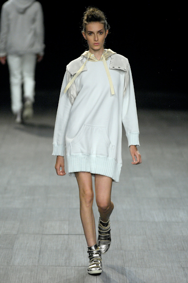 desfiles-osklen-saopauloinverno2007rtw-105