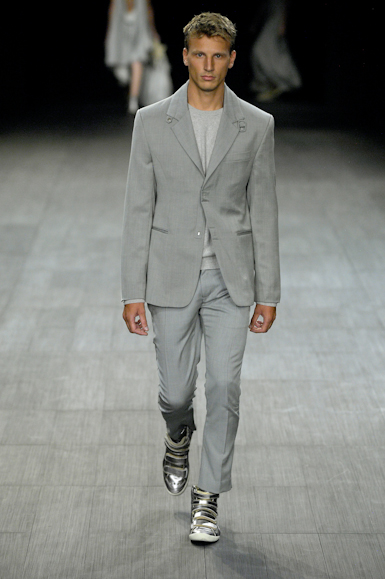 desfiles-osklen-saopauloinverno2007rtw-107