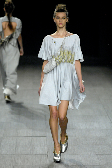 desfiles-osklen-saopauloinverno2007rtw-109