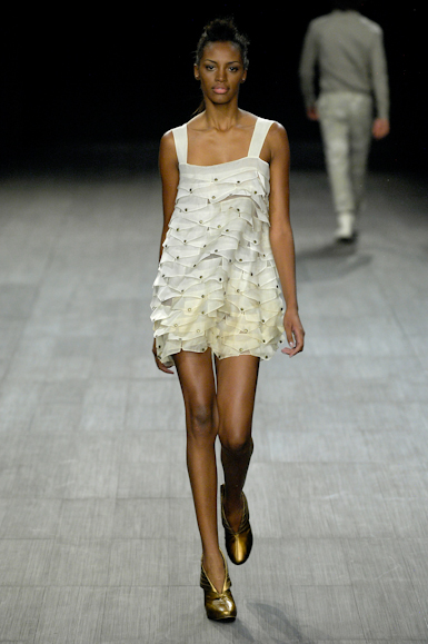 desfiles-osklen-saopauloinverno2007rtw-114