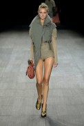 desfiles-osklen-saopauloinverno2007rtw-118