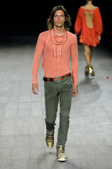 desfiles-osklen-saopauloinverno2007rtw-122
