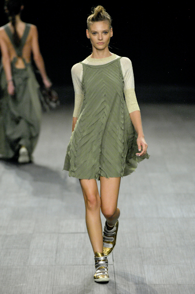 desfiles-osklen-saopauloinverno2007rtw-125