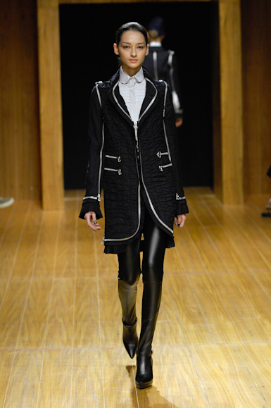 desfiles-reinaldolourenco-saopauloinverno2007rtw-106