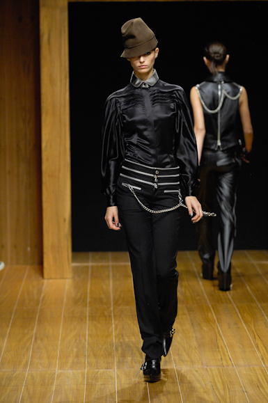 desfiles-reinaldolourenco-saopauloinverno2007rtw-115