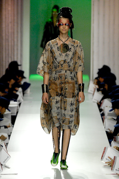 desfiles-ronaldofraga-saopauloinverno2007rtw-116