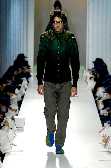 desfiles-ronaldofraga-saopauloinverno2007rtw-132